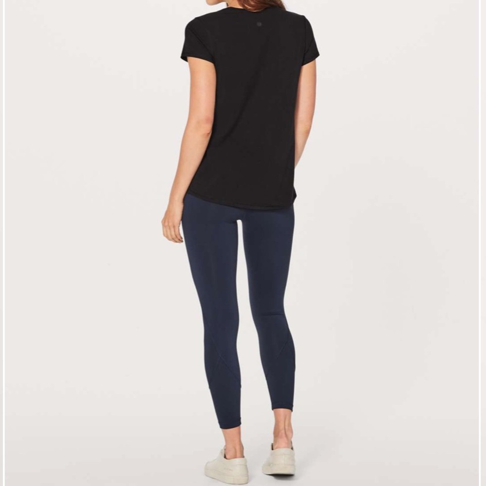 Lululemon Knot a Problem V-Neck Tee in Black size 4 - Picture 3 of 10